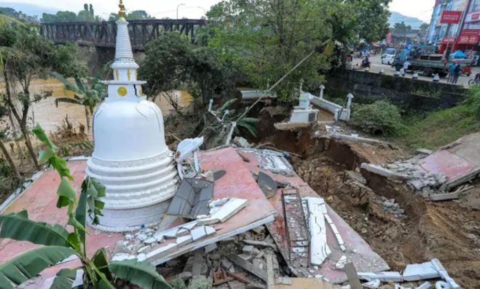 Race to get aid to Asia flood survivors as toll tops 1,200