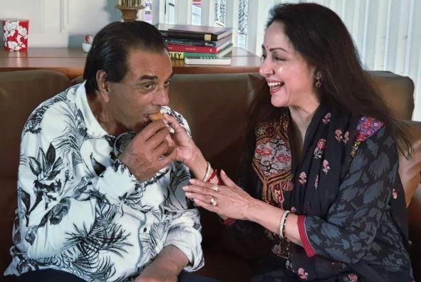 Hema Malini's emotional post goes viral on first birthday of Dharmendra after his death