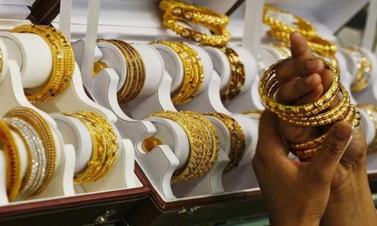 مسلسل کئی دنوں کے اضافے کے بعد سونا ہزاروں روپے سستا، فی تولہ کتنے کا ہو گیا؟