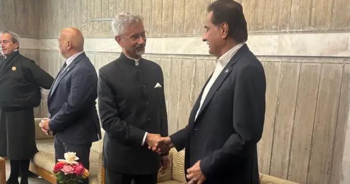 NA Speaker, Indiaan FM meet on sidelines of Khaleda Zia’s funeral in Dhaka