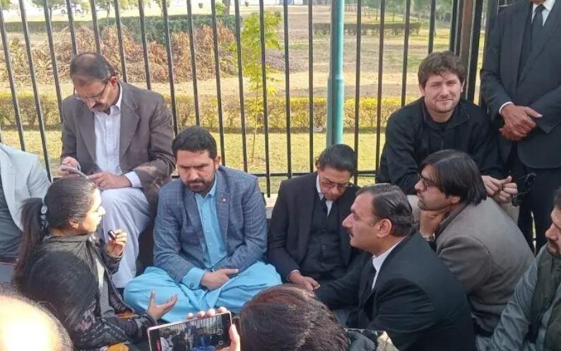 KP CM raises concern over absence of retina specialist at PIMS