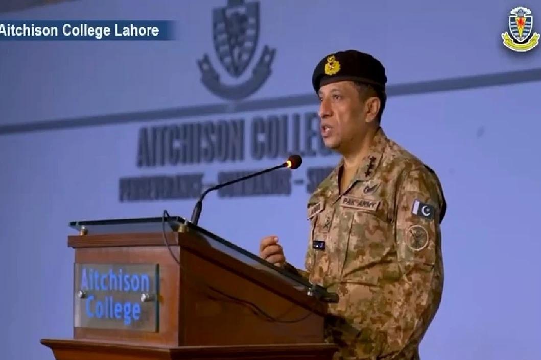 ڈی جی آئی ایس پی آر کا لاہور کے مختلف تعلیمی اداروں کا دورہ،طلباء و اساتذہ کے ساتھ خصوصی نشست