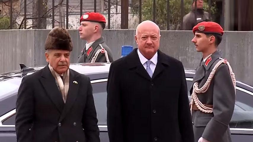 ویانا:وزیراعظم شہبازشریف آسٹرین چانسلر پہنچ گئے، پرتپاک استقبال، گارڈ آف آنر پیش