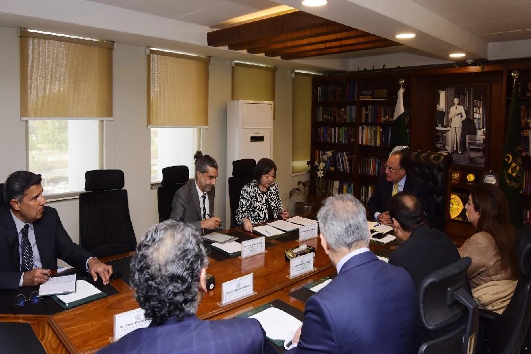 ورلڈ بینک کےکنٹری ڈائریکٹر کی وزیرِ خزانہ سے ملاقات،ترقیاتی تعاون اور اصلاحاتی ترجیحات پر تبادلۂ خیال