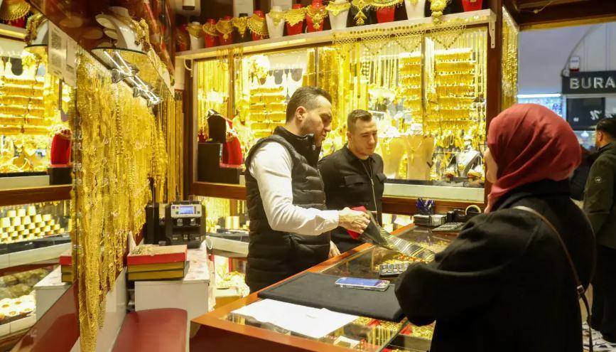 Gold rises as Middle East conflict spurs safe-haven demand