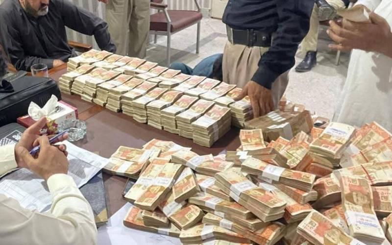 کوہستان کرپشن اسکینڈل کیس میں گرفتار ملزم جسمانی ریمانڈ پر نیب کے حوالے 