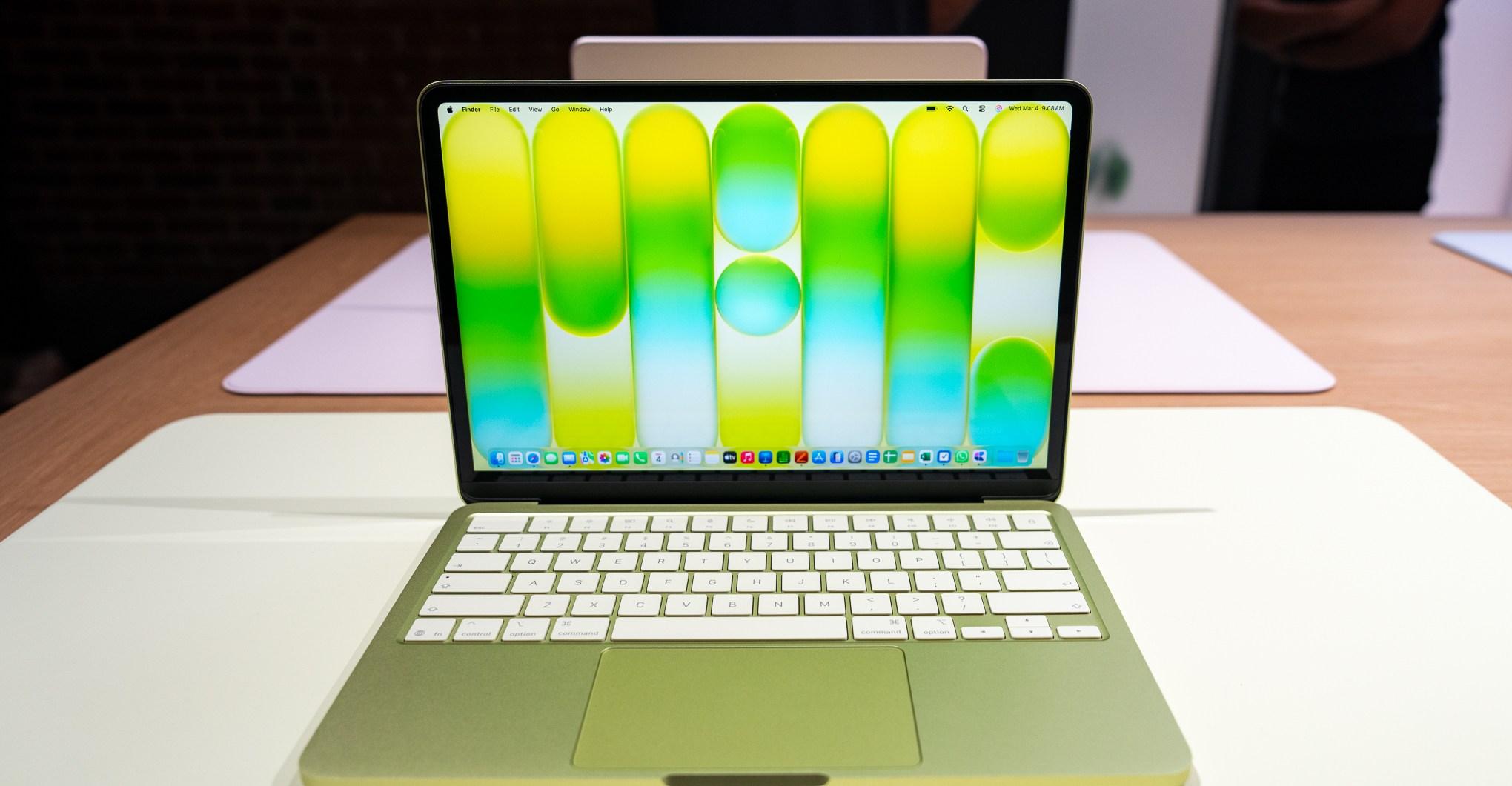 Our first hands-on look at Apple’s MacBook Neo