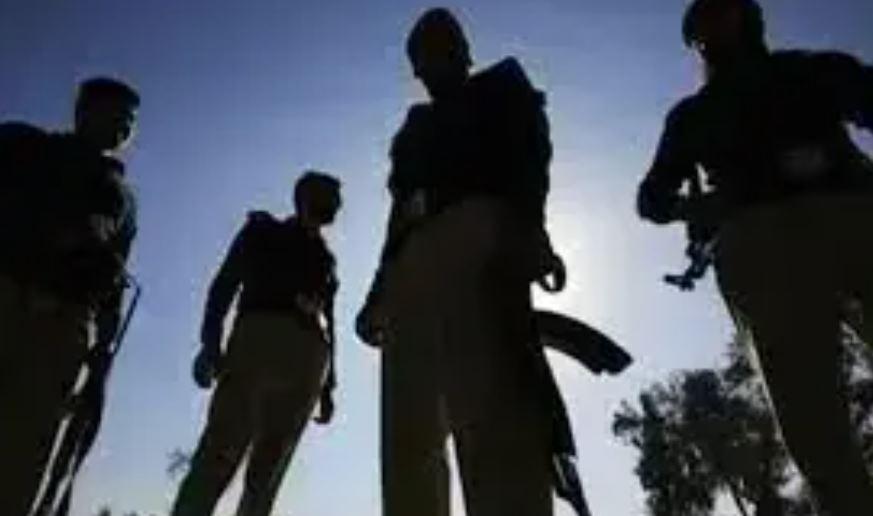 Assailants hurl hand grenade at police post in Bajaur; cop injured