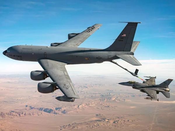 ایران کا ابراہام لنکن بحری بیڑے پر حملہ ،عراق میں امریکی فیول فراہم کرنے والا طیارہ گر کر تباہ