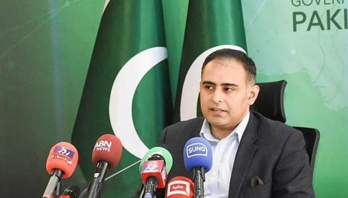 وزیر مملکت برائے خزانہ نے ڈیزل کے بعد پٹرول کی قیمتوں میں بھی کمی کا عندیہ دے دیا