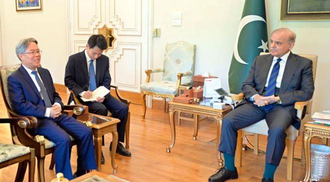 PM Shehbaz vows to strengthen relations with China