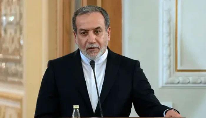 ایرانی وزیر خارجہ عباس عراقچی وفد کے ہمراہ اسلام آباد سے مسقط کیلئے روانہ