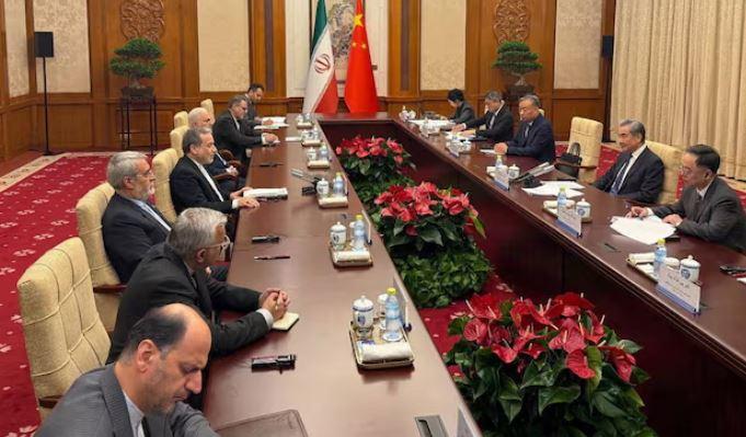 Iran foreign minister meets Chinese counterpart a week before Trump's Beijing trip