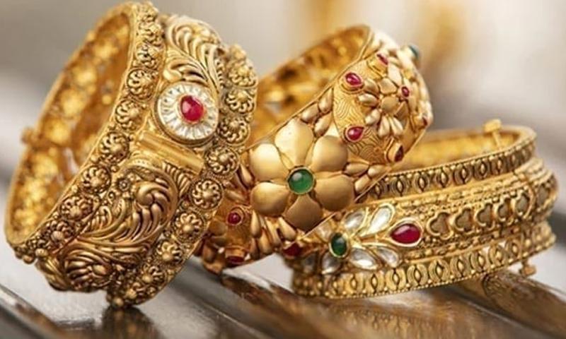 مسلسل دو وروز کی کمی کے بعد سونا پھر ہزاروں روپے مہنگا ، فی تولہ کتنے کا ہو گیا؟