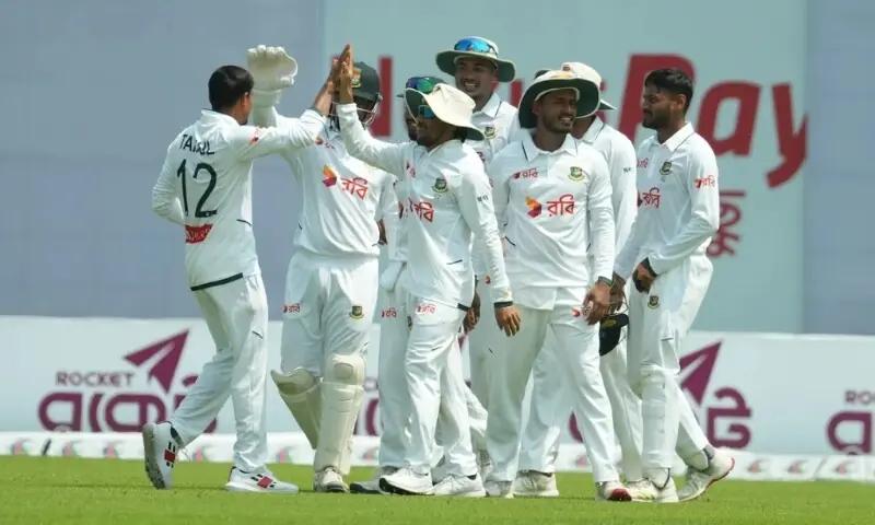 سلہٹ ٹیسٹ: دوسرے روز کے اختتام تک بنگلادیش نے دوسری اننگز میں 3 وکٹوں پر 110 رنز بنالیے