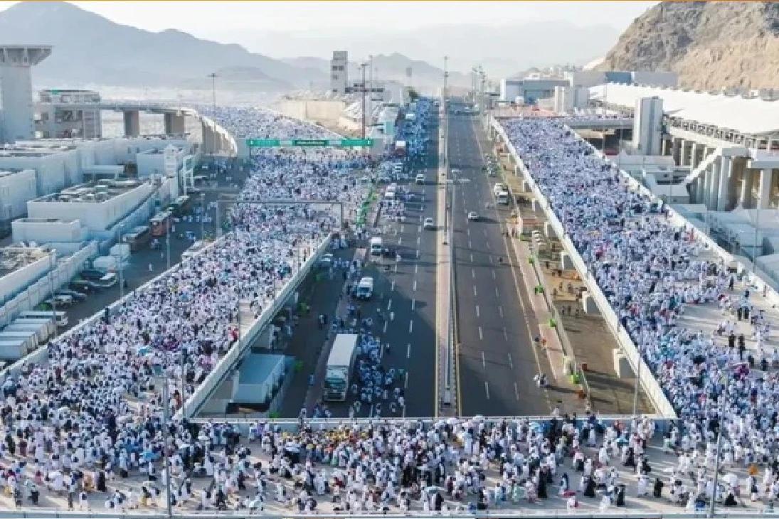 لبیک اللھم لبیک!مناسک حج کا باقاعدہ آغاز ہوگیا،عازمین حج منیٰ پہنچ رہے ہیں، وقوفِ عرفہ کل ادا کیا جائے گا