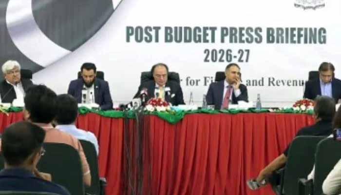 حکومت معاشی استحکام کے مرحلے سے نکل کر اب پائیدار معاشی ترقی کی جانب بڑھ رہی ہے،وزیر خزانہ