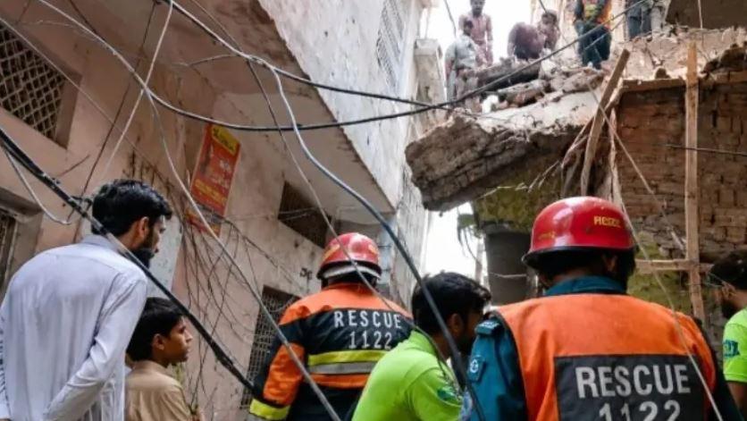 ملک بھر میں مون سون بارشوں سے تباہی، مختلف حادثات میں 15 افراد جاں بحق، متعدد زخمی