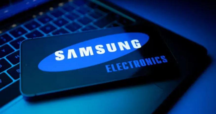Samsung launches new, more expensive foldable smartphones