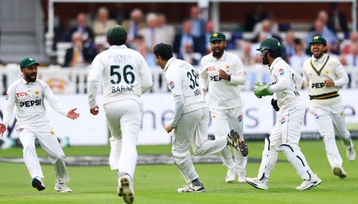Abbas takes three wickets as Pakistan on top against England