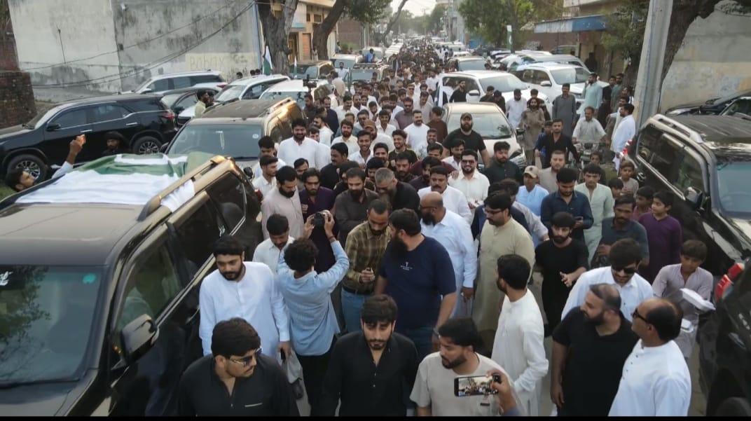 گوجرانوالہ: ریاست کے تحفظ کے لیے شہری سڑکوں پر نکل آئے