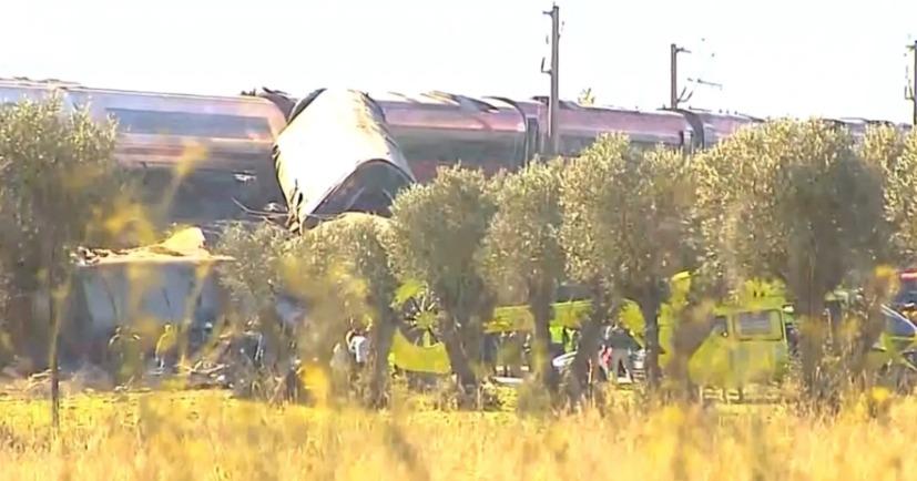 At least 30 dead as two high-speed trains collide in Spain