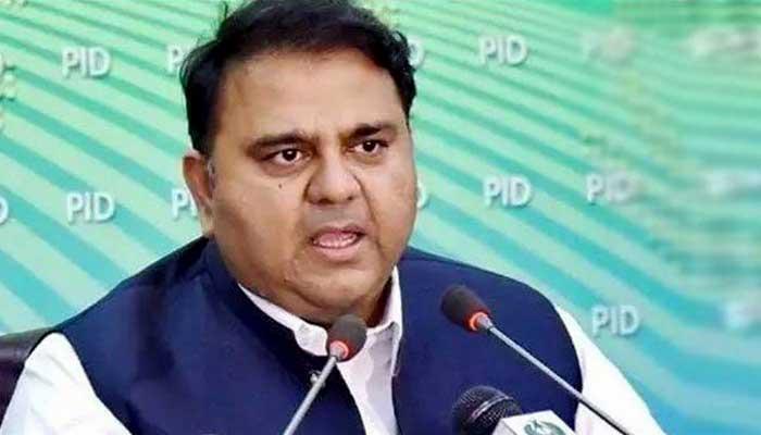 خوش قسمتی ہے کہ غیر سنجیدہ اور نااہل اپوزيشن ملی : فواد چوہدری