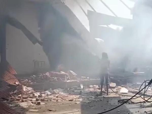 ریاست گجرات : پٹاخوں کی فیکٹری دھماکے سے گونج اٹھی، 17 مزدور ہلاک