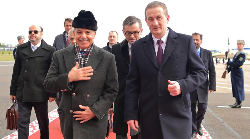 وزیراعظم کا دورہ بیلا روس،پہنچے پر پرُتپاک استقبال