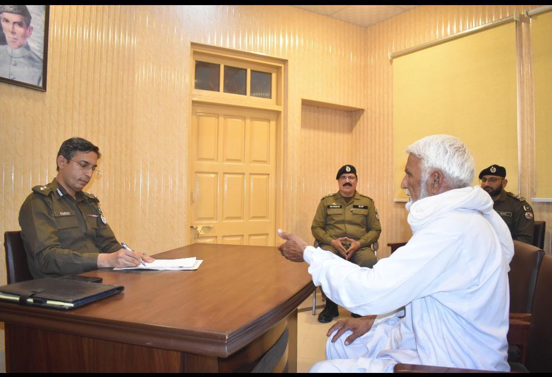 جہلم:ڈی پی او طارق عزیز سندھو کا تھانہ چوٹالہ میں کھلی کچہری کا انعقاد