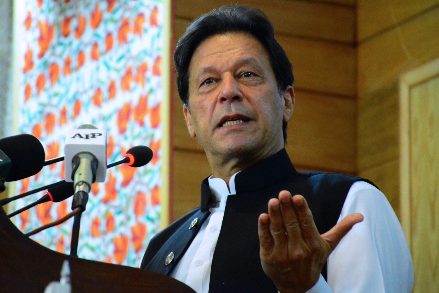 انگلش میڈیم سسٹم نےہمیں مغربی کلچرکاغلام بنادیا،وزیراعظم عمران خان