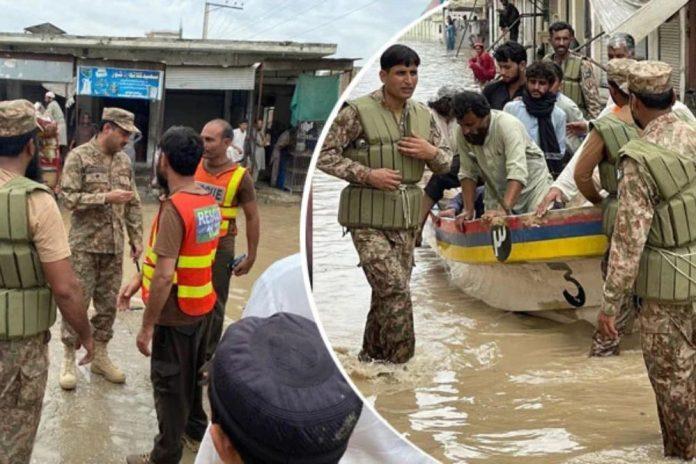 پاک فوج سول انتظامیہ کے ساتھ سیلاب متاثرین کی مدد اور خدمت میں پیش پیش