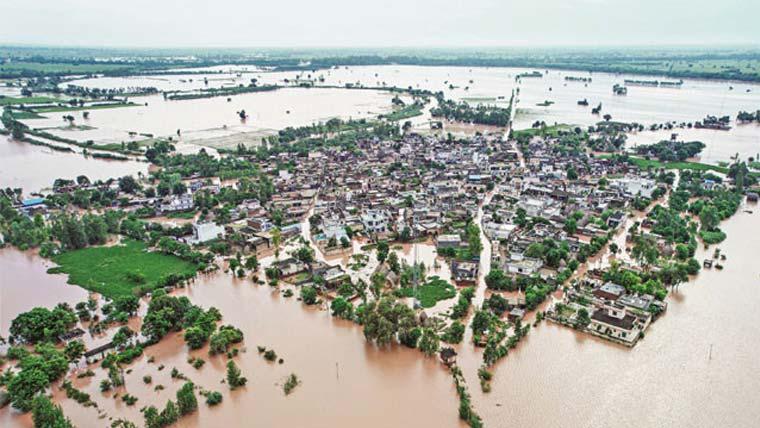 پنجاب بھر میں سیلاب زدگان کی مدد کیلئے فلڈ سروے کا آغاز کر دیا گیا