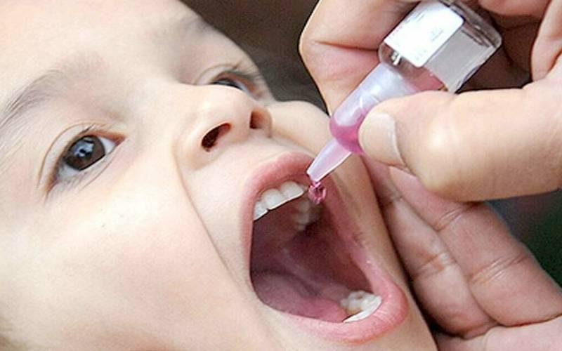 کراچی: صوبائی حکومت کا بچوں کو پولیو ویکسین نہ پلانے والے والدین کیخلاف سخت اقدامات پرغور