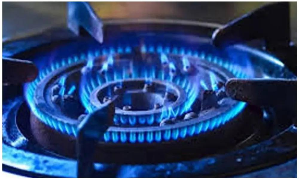 عوام کی سہولت کے لیےگیس کے گھریلو کنکشنز سے  عائد پابندی ہٹالی گئی