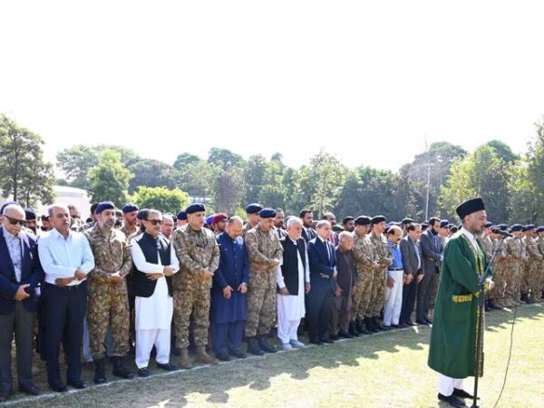 ڈی آئی خان  آپریشن میں شہید ہونے والے میجر سبطین کی نماز جنازہ ادا، وزیراعظم اور فیلڈ مارشل کی  شرکت