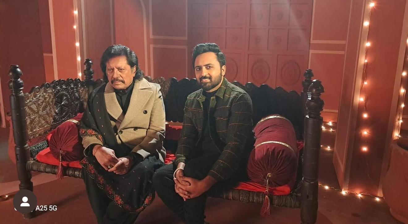 سانول عیسی خیلوی نے اپنے والد عطا اللہ  عیسی خیلوی کے ہمراہ ان کا مشہور گیت " تھیواہ" ریلیزکردیا