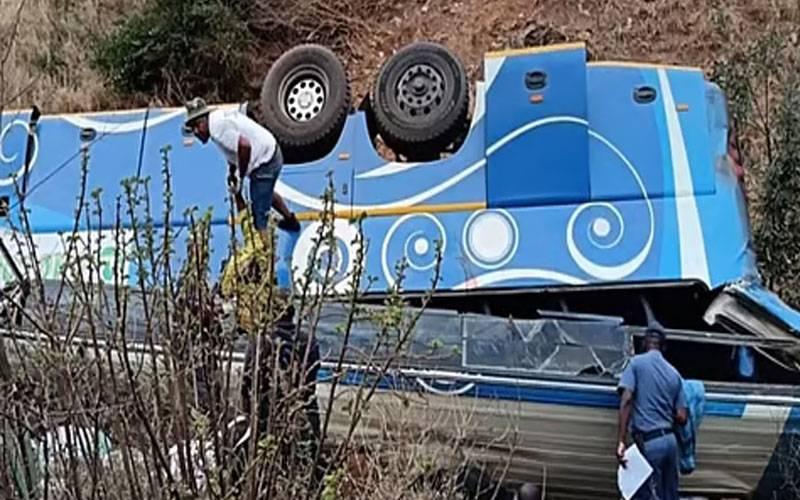 جنوبی افریقہ میں المناک  بس حادثہ، 40 افراد جاں بحْق،درجنوں زخمی