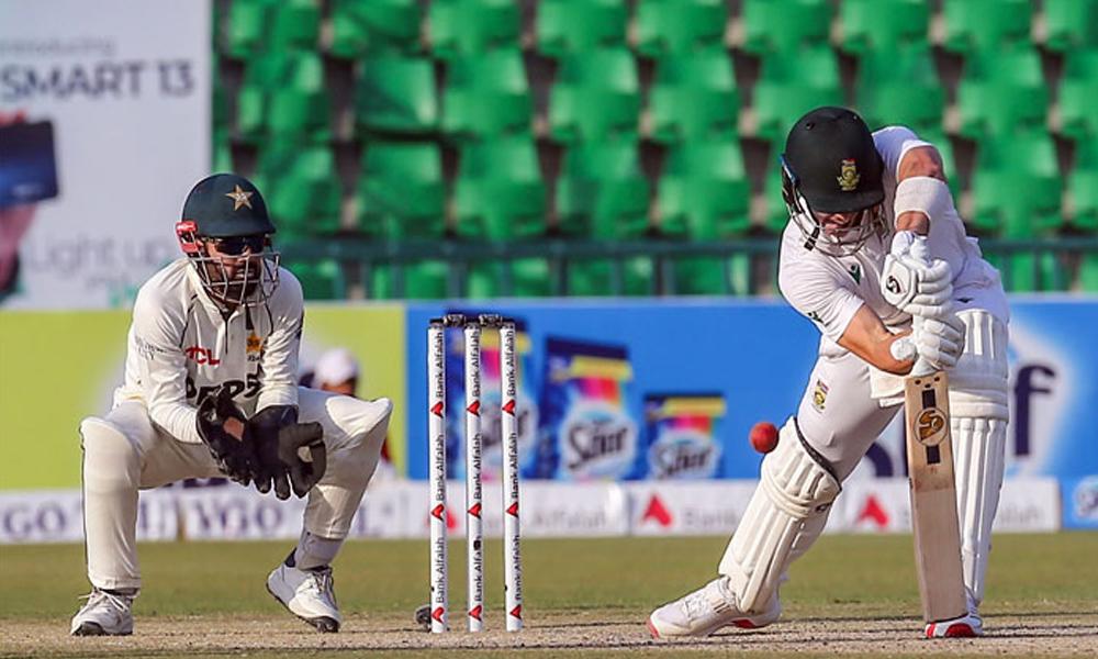 First Test 3rd day: South Africa continues to bat for loss of 6 wickets