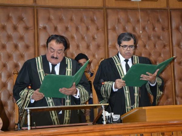 جسٹس کامران خان ملاخیل نے بلوچستان ہائیکورٹ کے قائم مقام چیف جسٹس کے عہدے کا حلف اٹھالیا