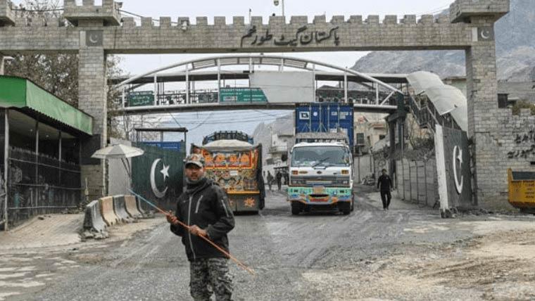 پاک افغان  جنگ بندی معاہدے کے ثمرات سامنے آنے لگے،طورخم بارڈر جلد آمدورفت کیلئے کھلنے کا امکان