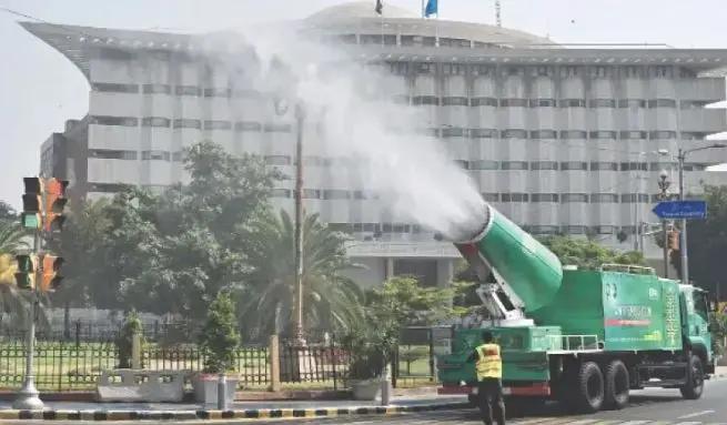 بڑھتی ہوئی اسموگ کے پیش نظر پنجاب میں اسکولوں کے اوقات کار میں تبدیلی کا اعلان