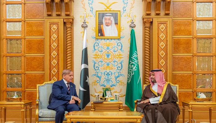 وزیراعظم کا سعودی ولی عہد سے ملاقات پر خوشی کا اظہار،غیر متزلزل حمایت پر شکریہ