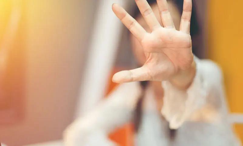 وفاقی محتسب کا تاریخی فیصلہ: خواتین کے خلاف توہین آمیز تبصرے بھی ہراسانی قرار