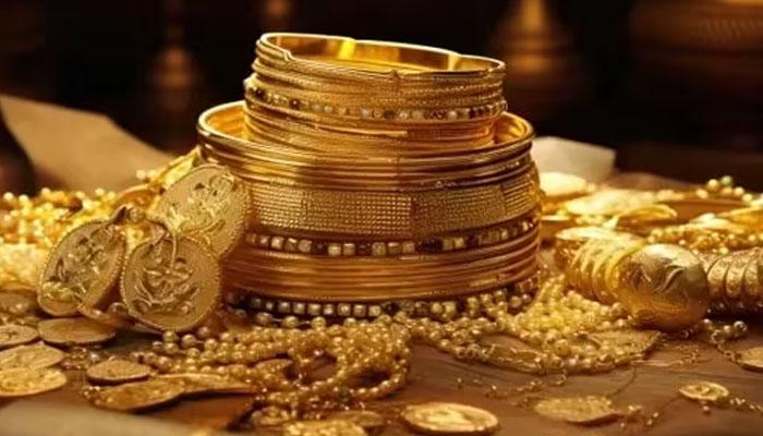 سونے کی قیمت  میں گزشتہ روز اضافہ ہونے کے بعد ایک بار پھر کمی