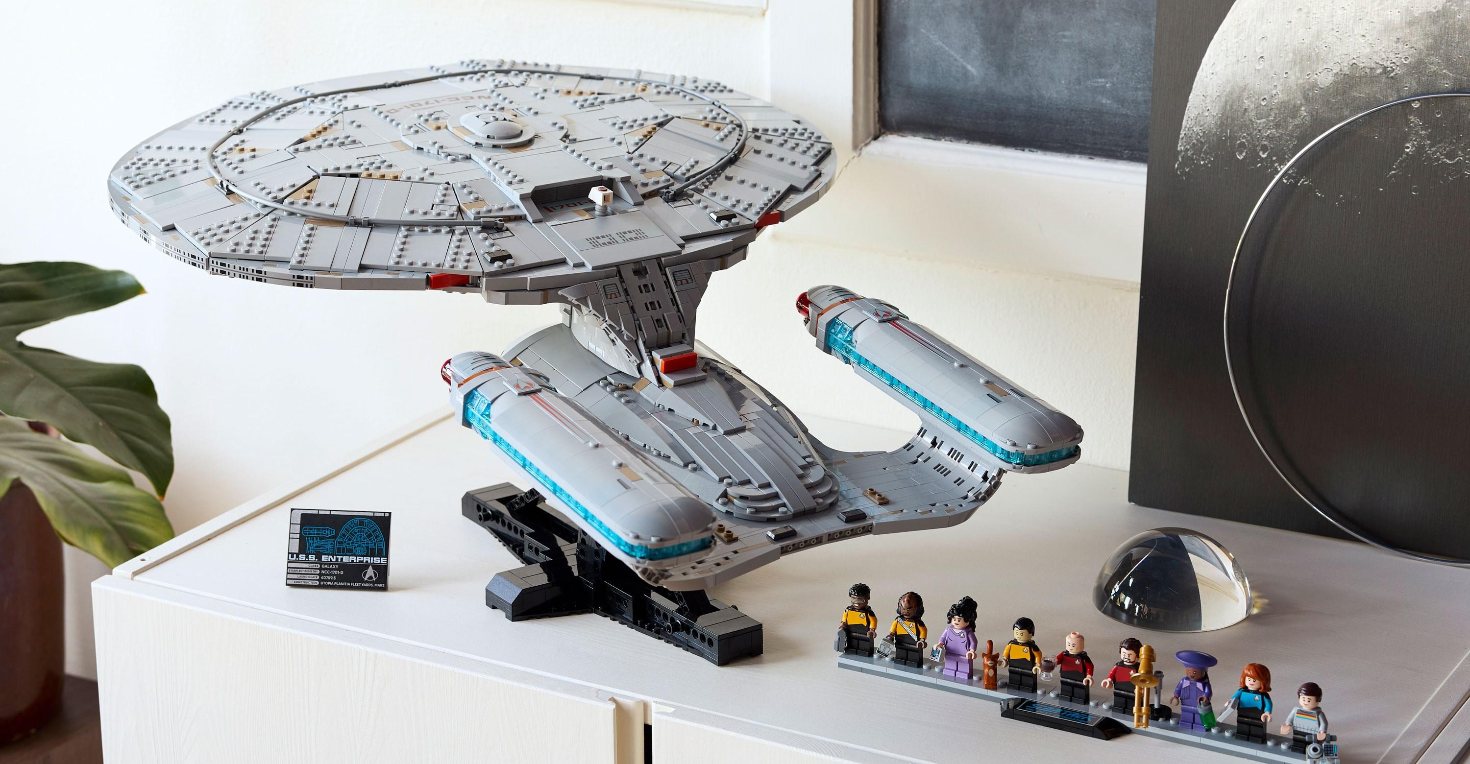 Lego’s first Star Trek set is a $400 Enterprise with Data, Picard, and Worf minifigures