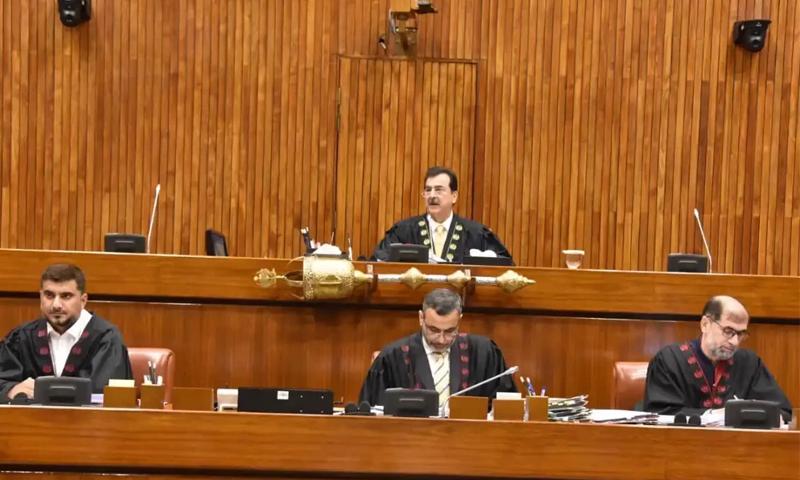 کابینہ کی منظوری کےبعد27 ویں آئینی ترمیم کا مسودہ سینیٹ میں پیش، اپوزیشن کا شور شرابہ