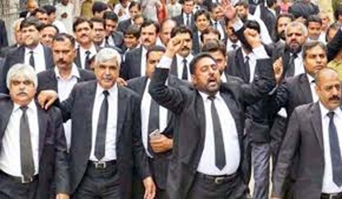 اسلام آباد : ضلع کچہری میں خودکش دھماکہ، ملک بھر میں بار ایسوسی ایشنز کا عدالتی کارروائی کا بائیکاٹ جاری