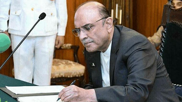 صدر مملکت آصف علی زرداری نے بھی پاکستان آرمی، ایئر فورس اور نیوی ایکٹ میں ترامیم کی منظوری دے دی