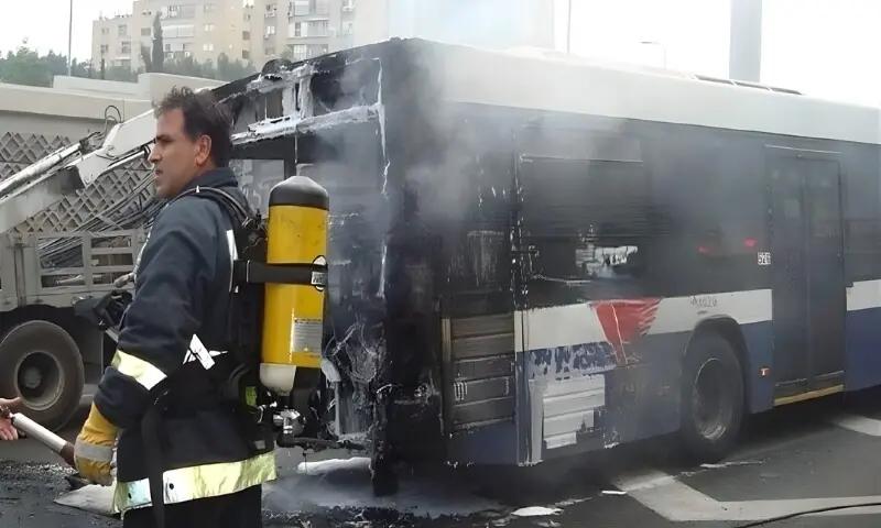 مکہ سے مدینہ جاتے ہوئے بس خوفناک حادثے کا شکار،42 بھارتی عمرہ زائرین جاں بحق